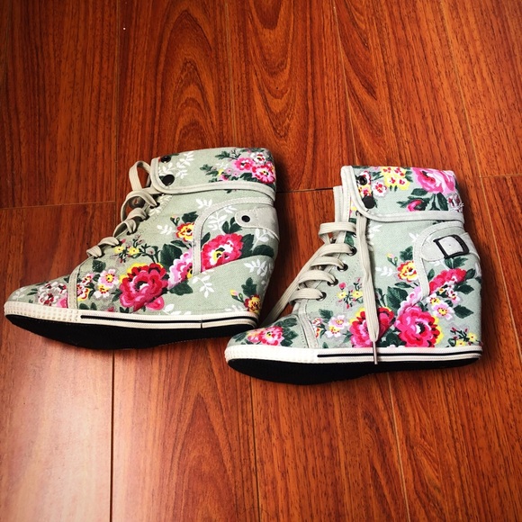 Shoes - Floral wedge ankle shoes size 7.5
